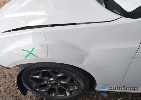 2015 Chrysler 300 300S z USA, uszkodzony, nr VIN 2C3CCAGG2FH736329